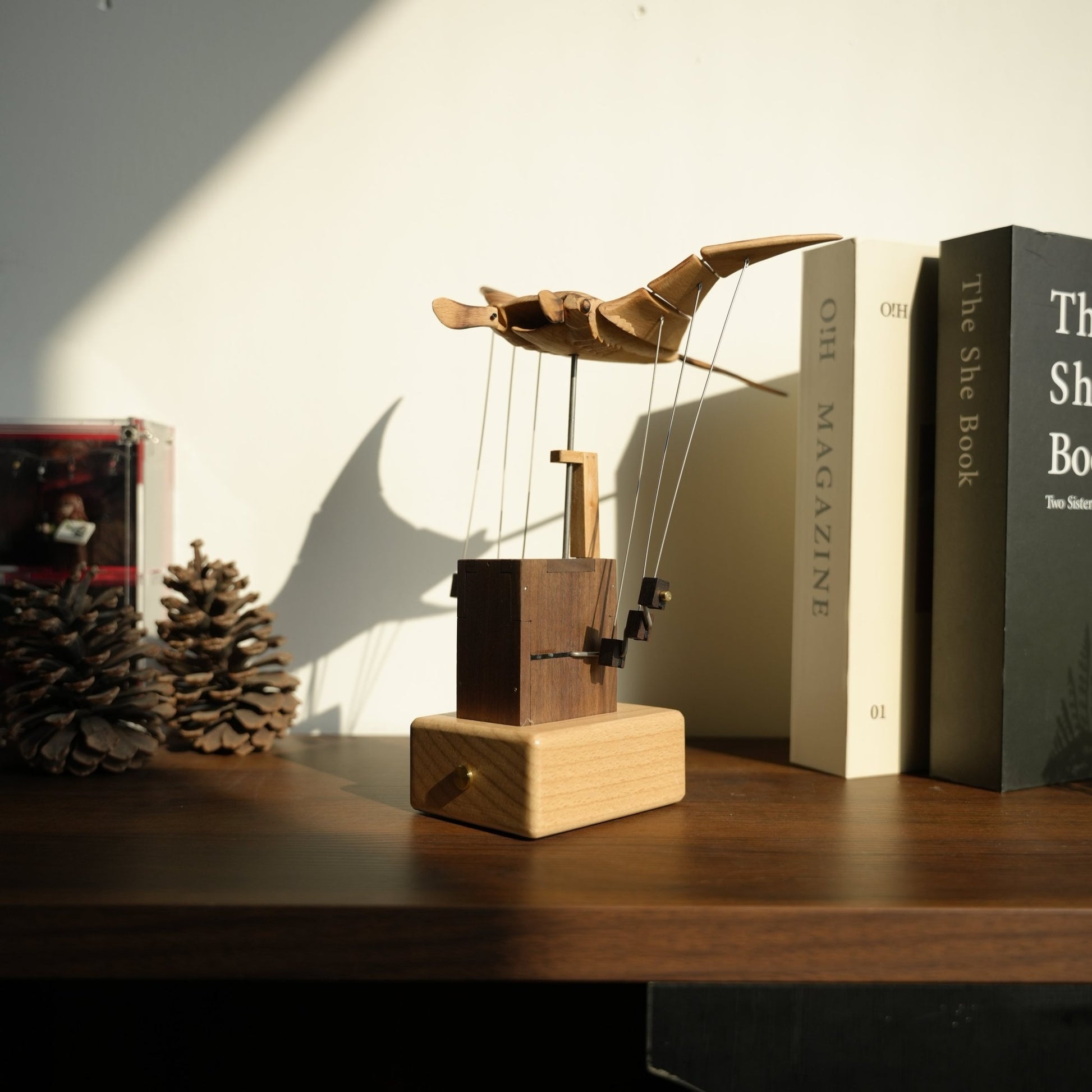 EverWood™ Handcrafted Wooden Manta Ray Automaton - Everwood