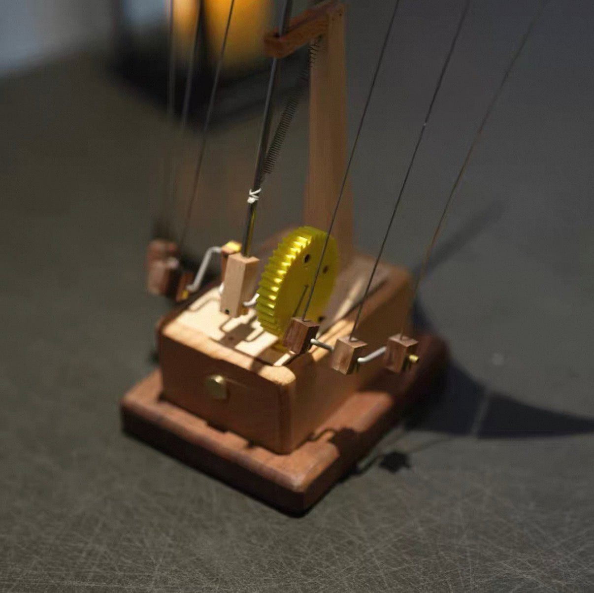 EverWood™ Handcrafted Wooden Manta Ray Automaton - Everwood